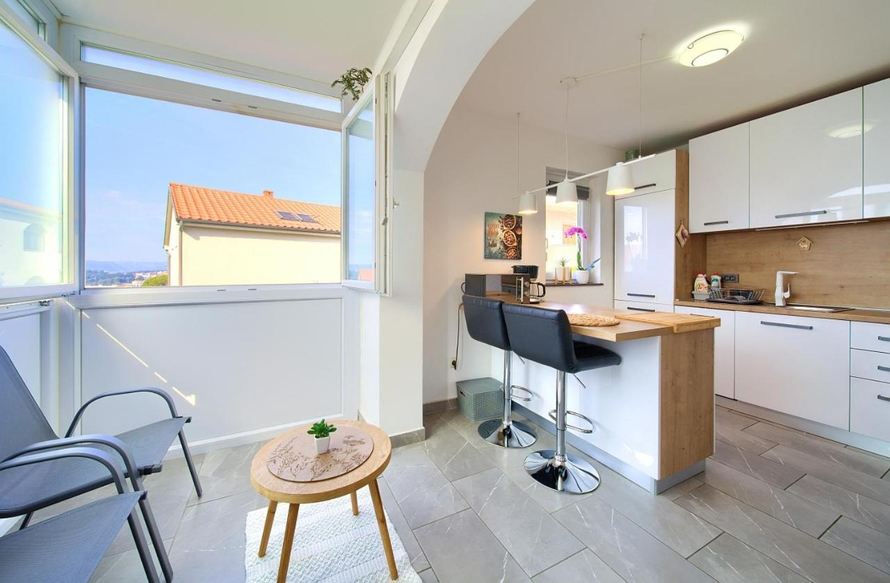 Appartment Mia Krk Town Esterno foto